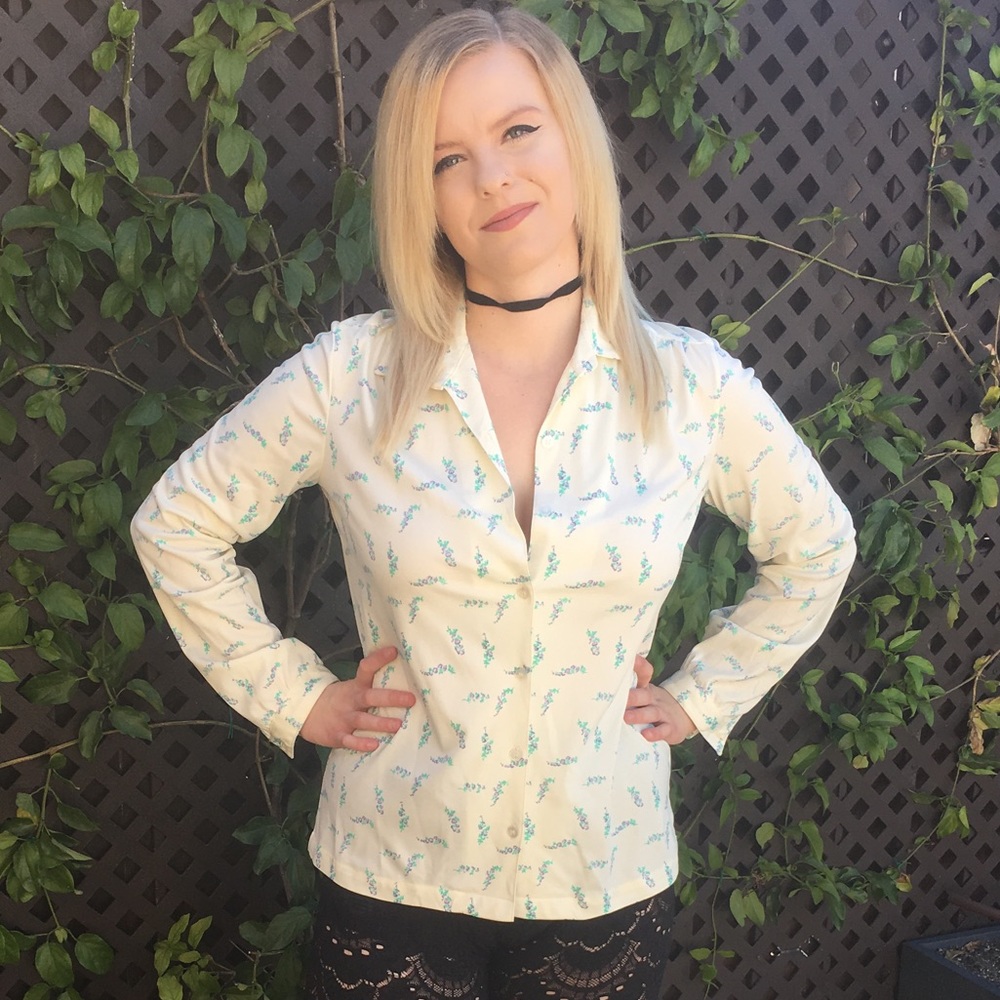 Pykettes long sleeve cream button up with lavender